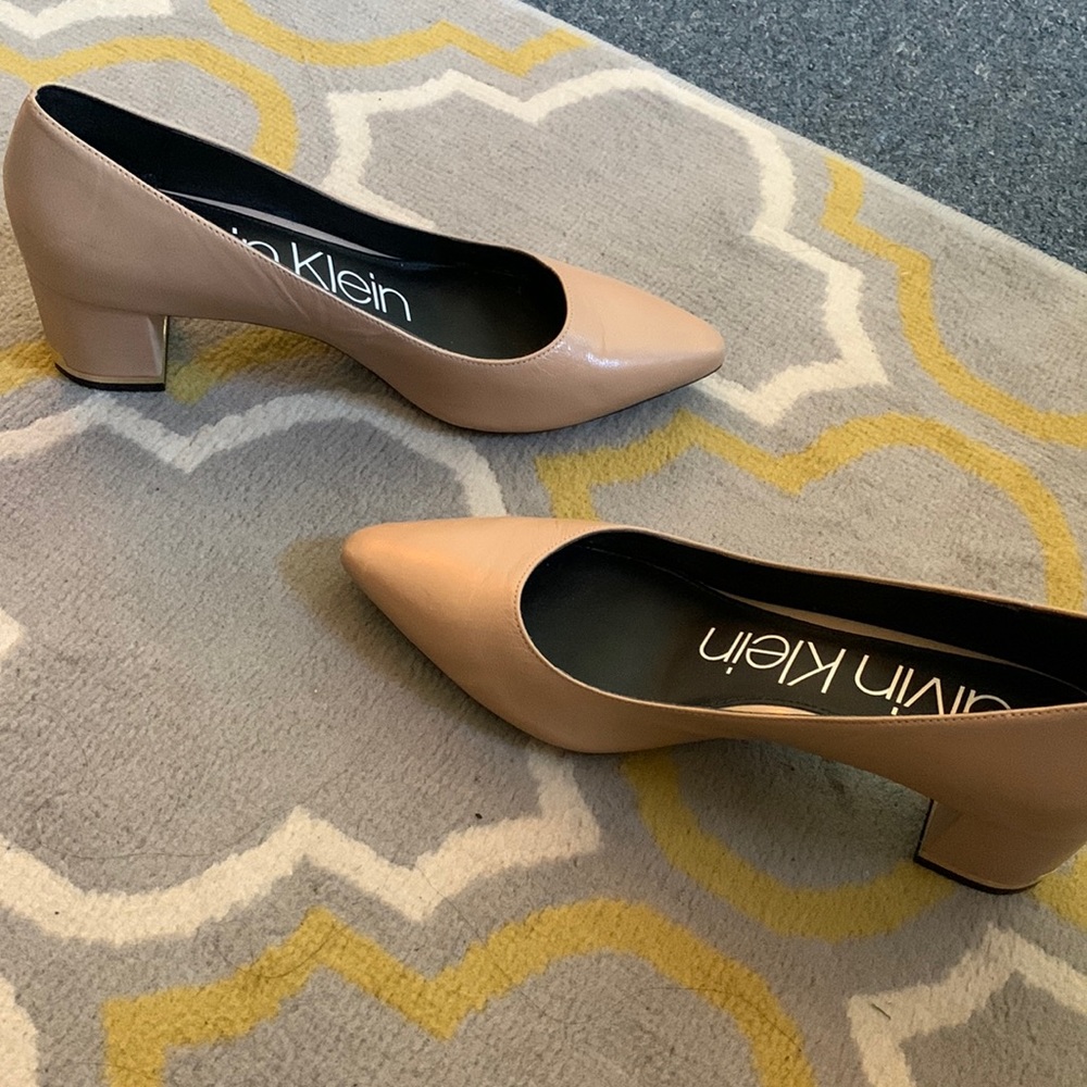 Nude pumps, worn once, size 7